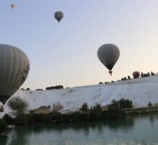 Denizli'de sıcak hava balonları 30 Ağustos Zafer Bayramı için havalandı