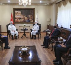 Diyanet İşleri Başkanı Erbaş, KKTC Din İşleri Başkanı Ünsal ile görüştü