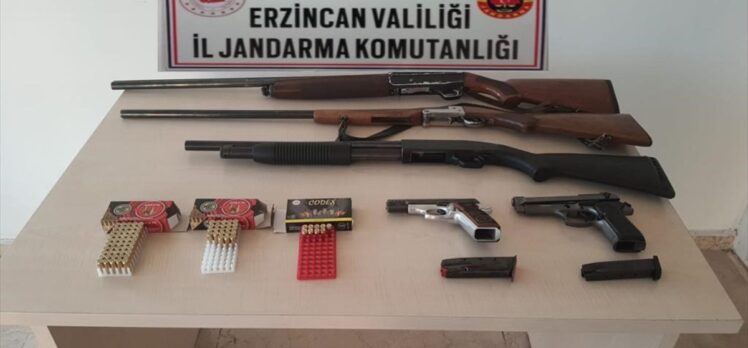 Erzincan'da ruhsatsız tabanca ile av tüfekleri bulunduran şüpheliye para cezası
