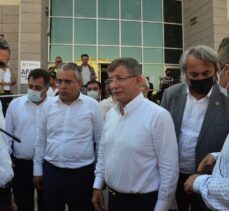 Gelecek Partisi Genel Başkanı Davutoğlu, Manavgat'taki yangın bölgesinde inceleme yaptı: