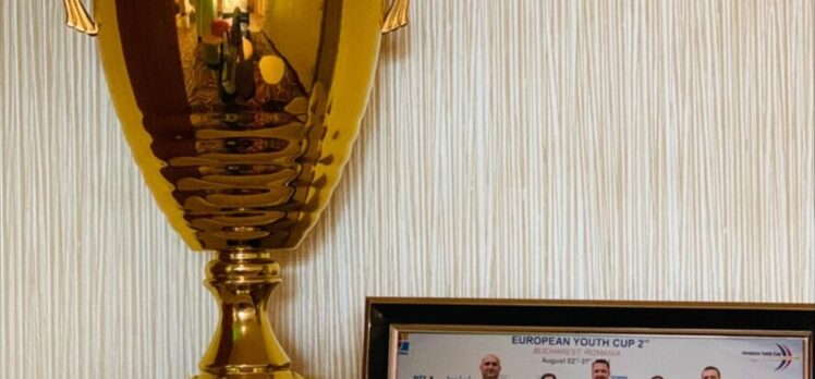 Genç milli okçular, “Avrupa Gençlik Kupası ve Kadetlerde” birincilik kupası kazandı