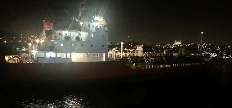 İstanbul Boğazı'nda arızalanan boş petrol tankeri Ahırkapı'ya demirletildi