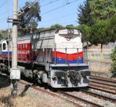 İzmir'de yük treninin raydan çıkması nedeniyle İZBAN seferleri Halkapınar-Çiğli arasında yapılamıyor