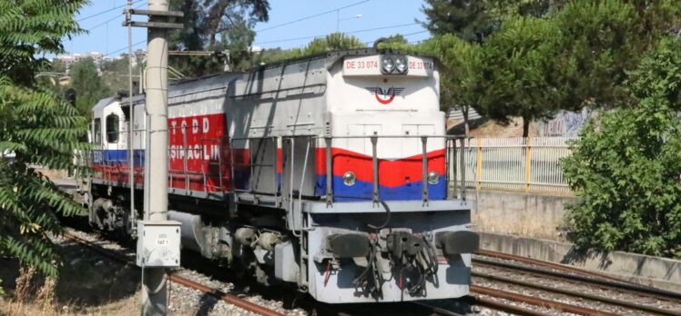 İzmir'de yük treninin raydan çıkması nedeniyle İZBAN seferleri Halkapınar-Çiğli arasında yapılamıyor