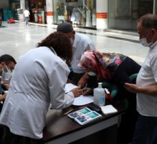 Karabük'te alışveriş merkezinde randevusuz aşı hizmeti veriliyor