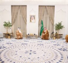 Katar Emiri'nden, Suudi Arabistan Veliaht Prensi'ne ikili ilişkilerin güçlendirilmesi mesajı