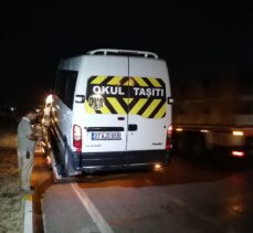 Konya'da servis minibüsünün çarptığı yaya ağır yaralandı