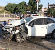 Manisa'da 6 aracın karıştığı zincirleme trafik kazasında 3'ü engelli 5 kişi yaralandı