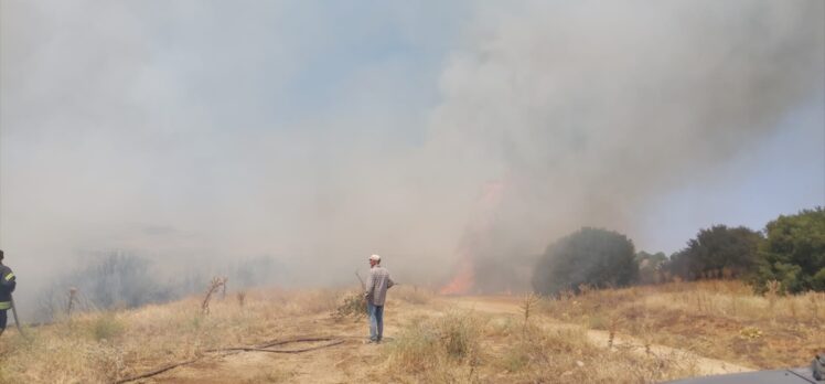 GÜNCELLEME – Manisa'da makilik alanda çıkan yangın kontrol altına alındı