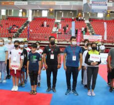 Mehmet Özhaseki, Kayseri'deki Türkiye Yıldızlar Karate Şampiyonası'nın açılış törenine katıldı