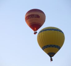 Nevşehir'de ay yıldız desenli yerli üretim sıcak hava balonu tanıtıldı