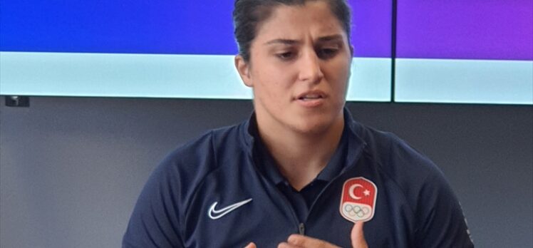 Olimpiyat şampiyonu Busenaz Sürmeneli, Trabzon'da basın toplantısı yaptı: