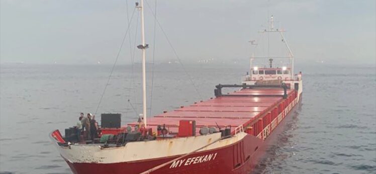 Romanya'ya seyir halindeyken arızalanan konteyner gemisi Ahırkapı'ya demirletildi