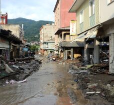 Sel felaketinin yaşandığı Bozkurt ilçesinde arama kurtarma çalışması devam ediyor