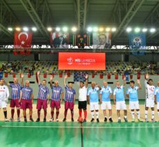 Trabzon'da Özkan Sümer'in anısına düzenlenen “Efsanelerle Yeniden” futbol turnuvası sona erdi