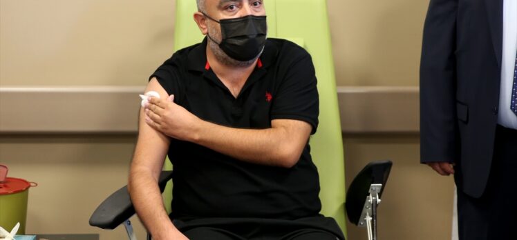 “TURKOVAC” aşısı, faz 3 çalışması kapsamında Kayseri'de gönüllülere uygulanmaya başlandı
