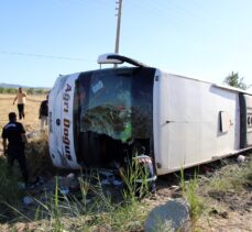 GÜNCELLEME – Uşak'ta yolcu otobüsü devrildi: 33 yaralı