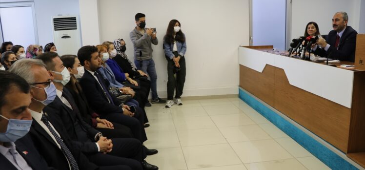 Adalet Bakanı Abdulhamit Gül, AK Parti Edirne İl Başkanlığında konuştu: