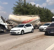 Adana'da 4 aracın karıştığı zincirleme trafik kazasında bir kişi öldü