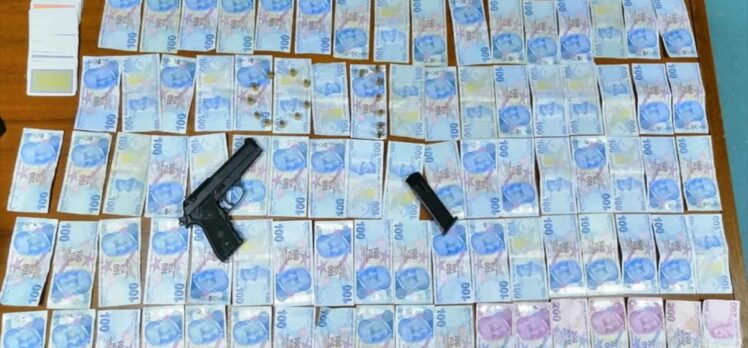 Adana'da kumar oynayan 140 kişiye para cezası