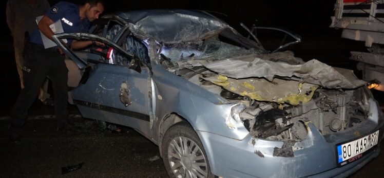 Adana'da otomobil ile tırın çarpışması sonucu 1 kişi öldü