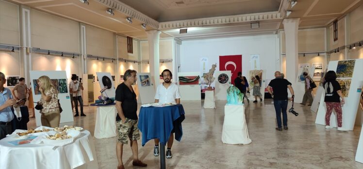 Adana'da sinema konulu fotoğraf sergisi açıldı