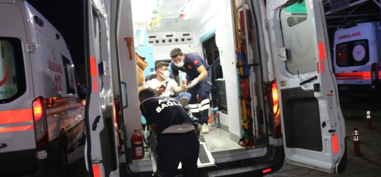 Adıyaman'da minibüsün şarampole devrildiği kazada 5 kişi yaralandı
