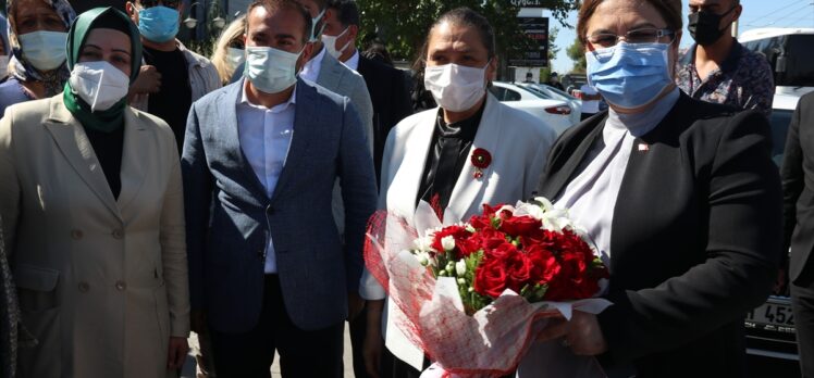 Aile ve Sosyal Hizmetler Bakanı Yanık, Diyarbakır'da çeşitli ziyaretlerde bulundu