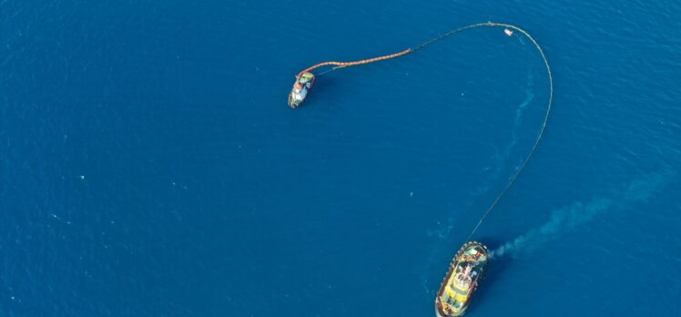 Akdeniz'de petrol kirliliğine karşı 20 bin kilometrekare alan tarandı