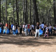Antalya'da ormanlık alanda atıklar toplandı