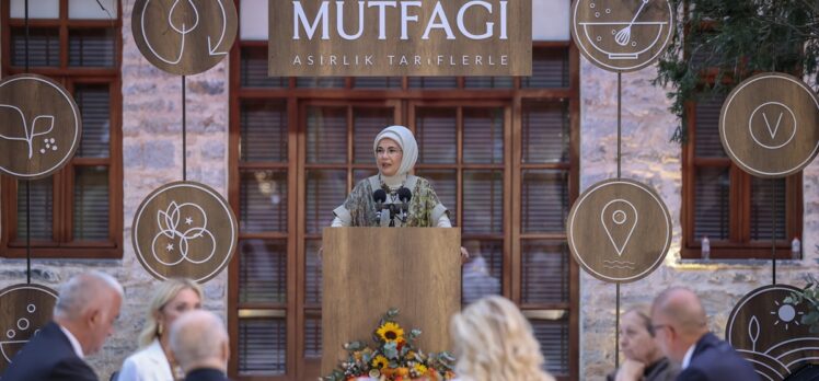 Emine Erdoğan, “Asırlık Tariflerle Türk Mutfağı” kitabının tanıtım programında konuştu: