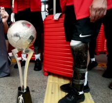 Avrupa şampiyonu Ampute Milli Futbol Takımı, Ankara'da çiçeklerle karşılandı