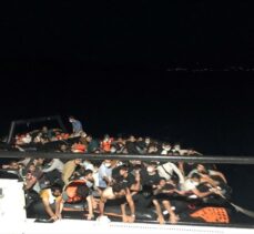 Aydın'da Türk kara sularına geri itilen 83 düzensiz göçmen kurtarıldı