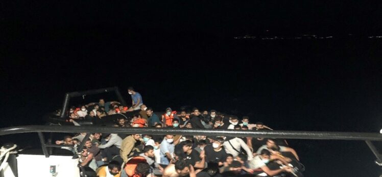 Aydın'da Türk kara sularına geri itilen 83 düzensiz göçmen kurtarıldı