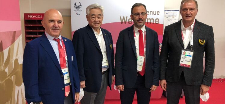Bakan Kasapoğlu, Dünya Tekvando Federasyonu Başkanı Choue ile bir araya geldi