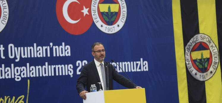 Bakan Kasapoğlu, Fenerbahçe Kulübünün olimpik sporcularla buluşma etkinliğine katıldı
