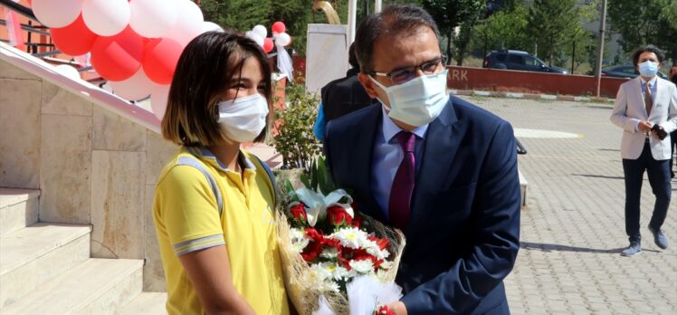 Çankırı Valisi Ayaz'dan eğitimin kesintiye uğramaması için aşı çağrısı
