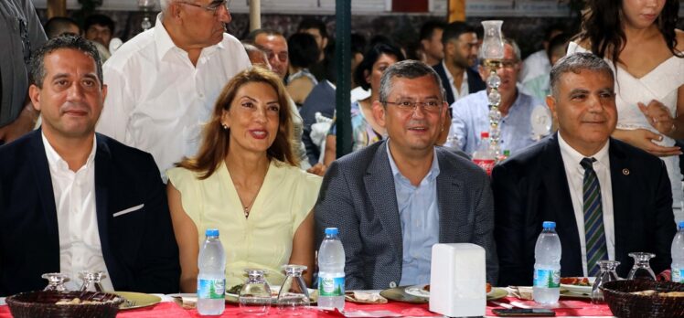 CHP Grup Başkanvekili Özgür Özel, Hatay'da partilileriyle bir araya geldi