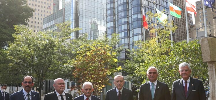 Cumhurbaşkanı Erdoğan, BM bahçesinde sergilenen Göbeklitepe dikilitaş replikasını ziyaret etti