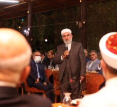 Diyanet İşleri Başkanı Erbaş, Diyarbakır'da kanaat önderleri ve STK temsilcileri ile bir araya geldi