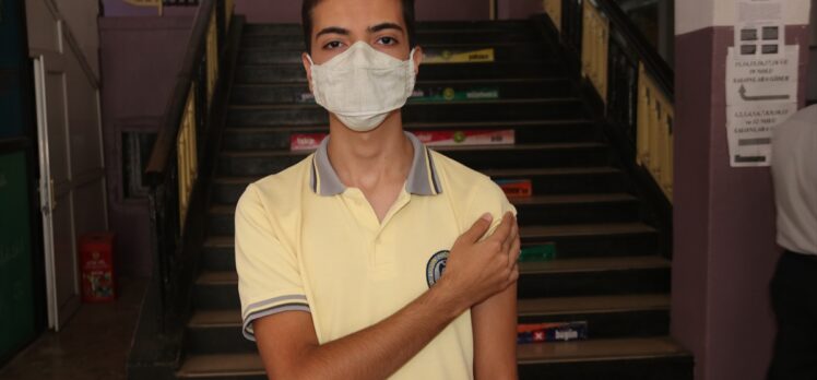 Diyarbakır'da 12 yaş ve üstü öğrencilere yönelik aşı seferberliği başlatıldı