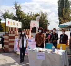Edirne'de pazara gelen vatandaşlar önce alışveriş yaptı sonra Kovid-19 aşısı oldu