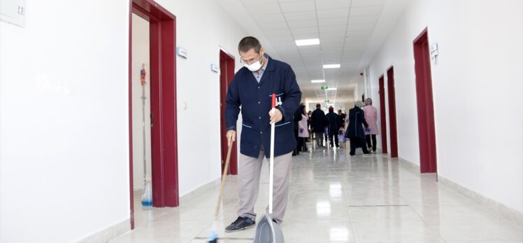 Erzurum Büyükşehir Belediyesinden okullarda temizlik seferberliği