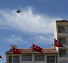 F-16 uçakları Sivas Kongresi'nin 102. yıl dönümünde gösteri uçuşu yaptı