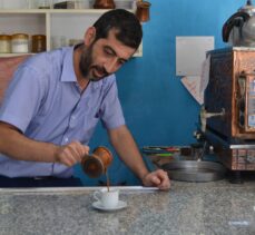 Gaziantep'te çay ocağı işletmecisinden 2 doz aşı olana Türk kahvesi ikramı