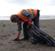 Hatay sahillerinde Suriye kaynaklı petrol sızıntısı temizliği sürüyor