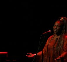 İspanyol şarkıcı Buika, Zorlu PSM'de konser verdi