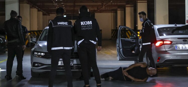 İstanbul merkezli uyuşturucu operasyonunda 32 şüpheli gözaltına alındı
