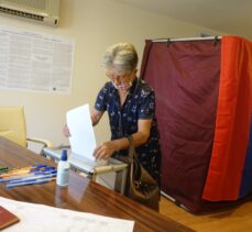 İzmir ve çevre illerdeki Rus vatandaşları, Duma seçimleri için kentte oy kullanmaya başladı