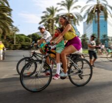 İzmir'de, “Süslü Kadınlar Bisiklet Turu”nun 9'uncusu yapıldı